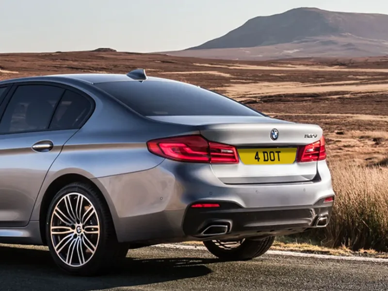BMW 5 Series G30 Reflective Signature & Classic Plate Set