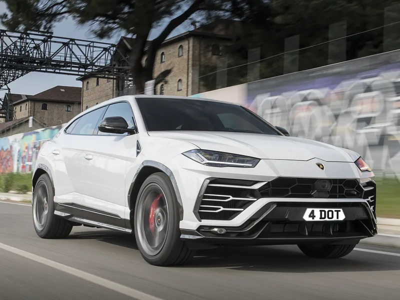 Lamborghini Urus Black Signature Plate Set