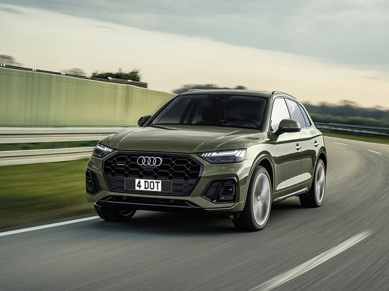 Audi Q5 Carbon Signature & Classic Plate Set