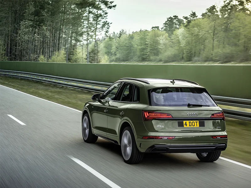 Audi Q5 Black Classic Plate Set