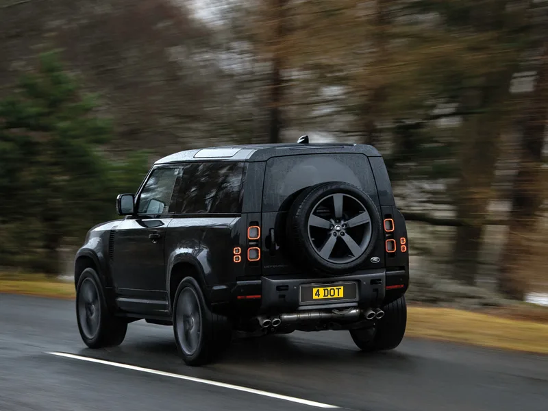 Defender Black Signature & Classic Plate Set