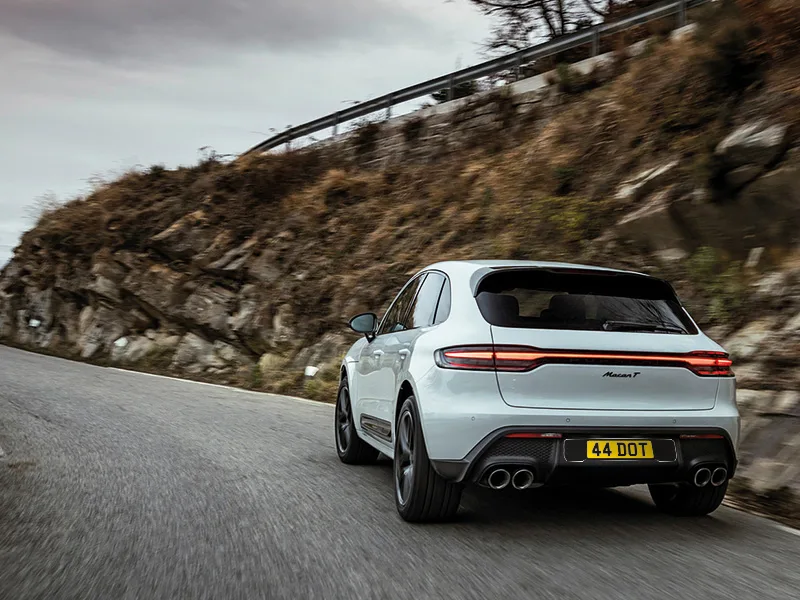 Porsche Macan Black Signature & Classic Plate Set