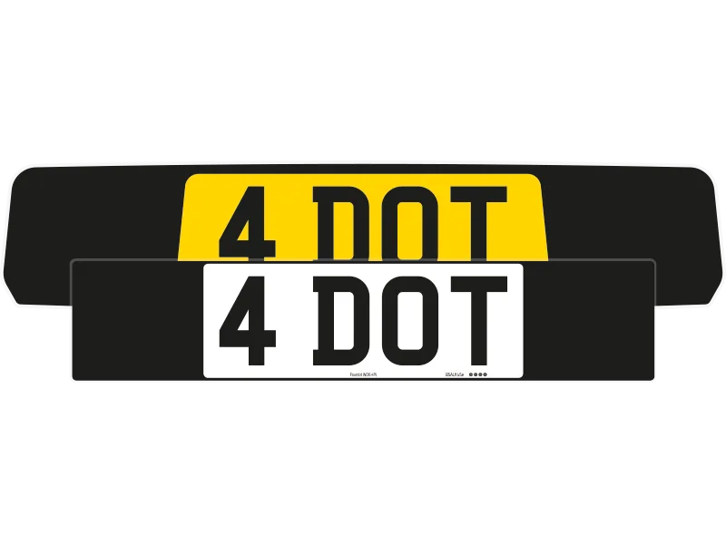 Porsche Macan Black Signature & Classic Plate Set