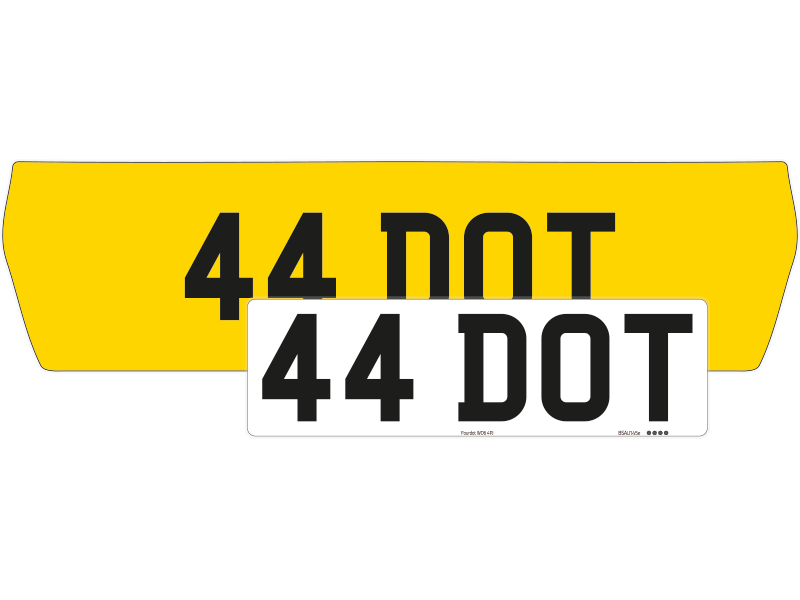 MINI Countryman reflective number plates with compact Zero front plate
