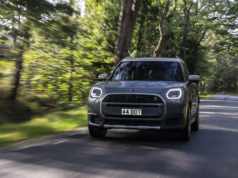 MINI Countryman U25 front view with compact Fourdot Zero number plate